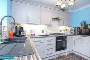 Kitchen- click for photo gallery